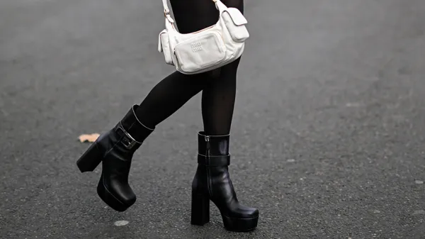 10 Types Of Boots For Women To Look Stylish And Gorgeous - Hiscraves
